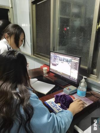 询问学生特征
