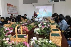 南方电网云南曲靖供电局举办花艺沙龙活动庆祝“三八”妇女节