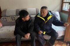 南方电网云南曲靖罗平供电局关爱留守老人 建立安全用电环境