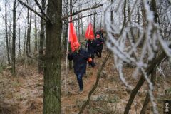 贵州都匀龙里供电局党员突击队冲在最前线 为了那一幕不再重演
