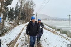 南方电网云南曲靖麒麟供电局：顶风冒雪 坚守抗冰保电第一线