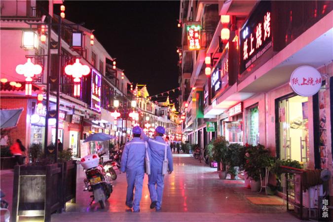 为百姓的万家灯火、为城市的流光溢彩保驾护航，他们就是站在灯火阑珊处的南网人（沈迁迁）