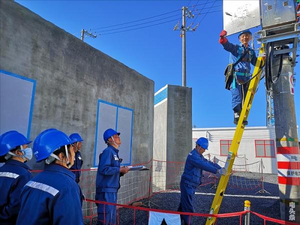 强化电网基层一线人员专业化、规范化操作水平。阮松萍摄