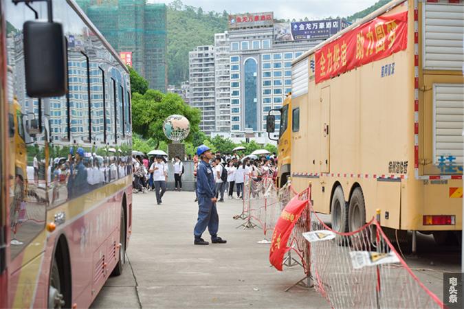 加强巡查（何华文）